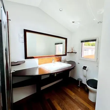 Casa Rochelaise - Jacuzzi 度假居 *