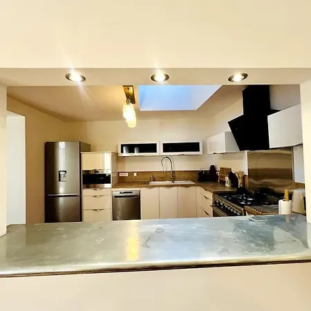 Casa Rochelaise - Jacuzzi بيت للعطل