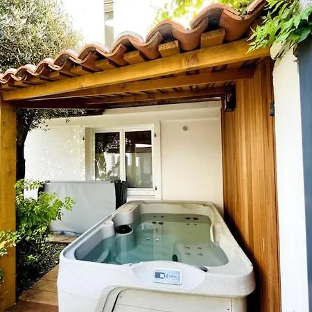 بيت للعطل Casa Rochelaise - Jacuzzi *